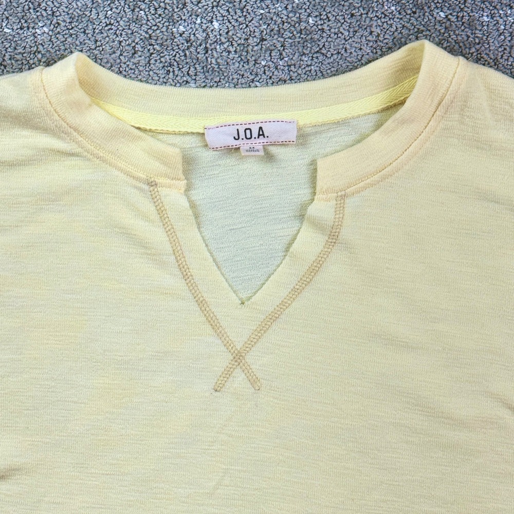 J.O.A. Crop Top Womens Medium Yellow Slub Knit Notch Neck Boxy Pullover Casual